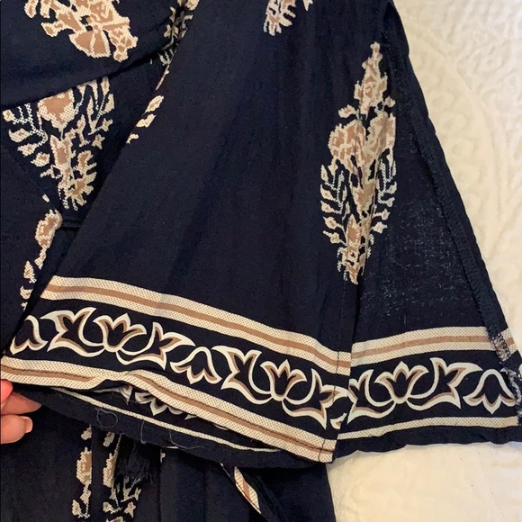 Wrap style Romper - Picture 3 of 7